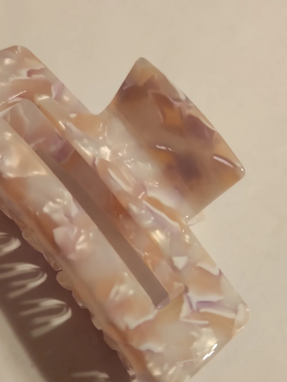 NWOT Lilac/Cream Acetate Hair Clip 3 inches